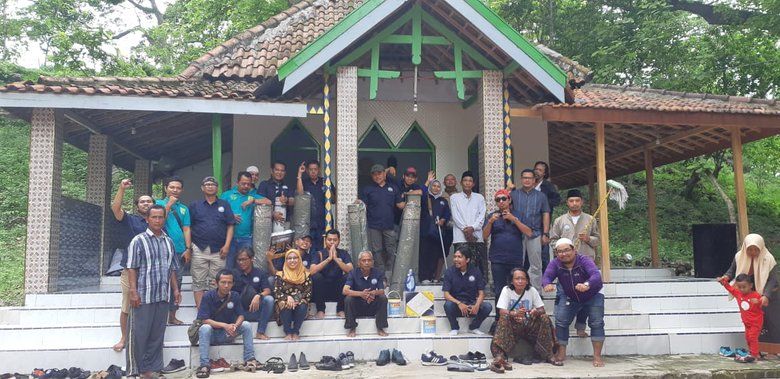 Sambut HPN, Wartawan KOMPAK Bedah Musala, Santuni Anak Yatim dan Janda