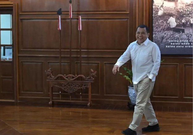 Haji Isam Bukan Koordinator, Siapa Komando Karhutla?