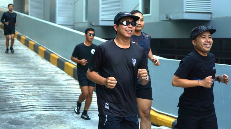 Serba Hitam, Warga Madiun Ramaikan Run Icon Run 5K