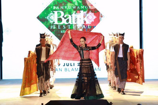Festival Batik Banyuwangi Kolaborasikan Perajin Lokal dan Italia
