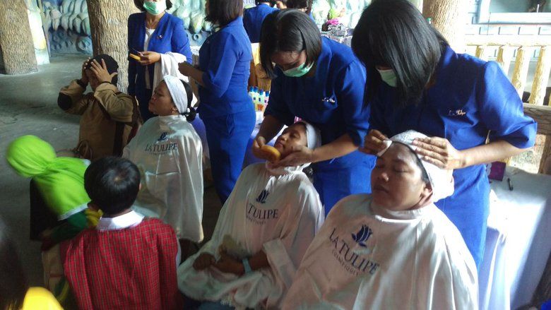 Pangkas Rambut dan Perawatan Wajah Pecahkan Rekor Muri