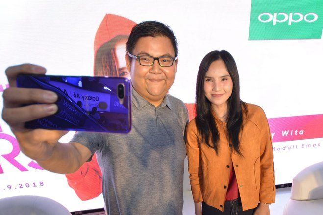 OPPO F9 Starry Purple yang Lebih Bergaya