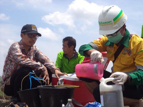 Hasil Pengukuran Air Asin di Kubangan Bekas Pengeboran Minyak Mojokerto