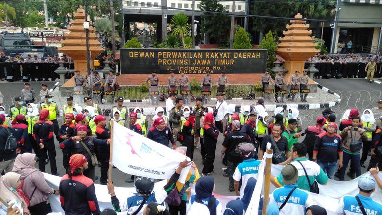 Tolak RUU Cipta Lapangan Kerja, Buruh Jawa Timur Minta Bertemu Mahfud Md