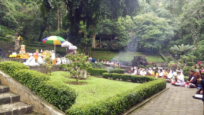 Dampak COVID-19, Umat Hindu Percepat dan Batasi Upacara Melasti di Jolotundo