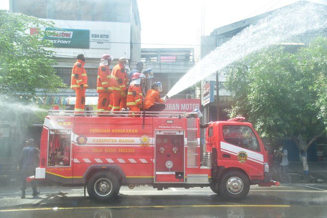Terdampak Covid, Penghuni Rusunawa di Madiun Diberi Nasi Bungkus