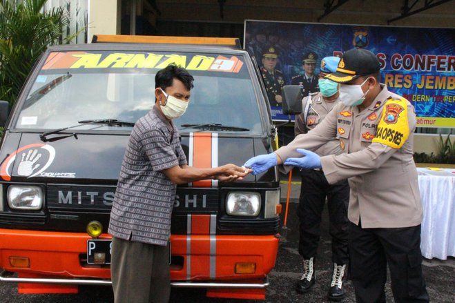 Aksi Polisi Kejar dan Tembak Residivis Pencuri Mobil di Jember
