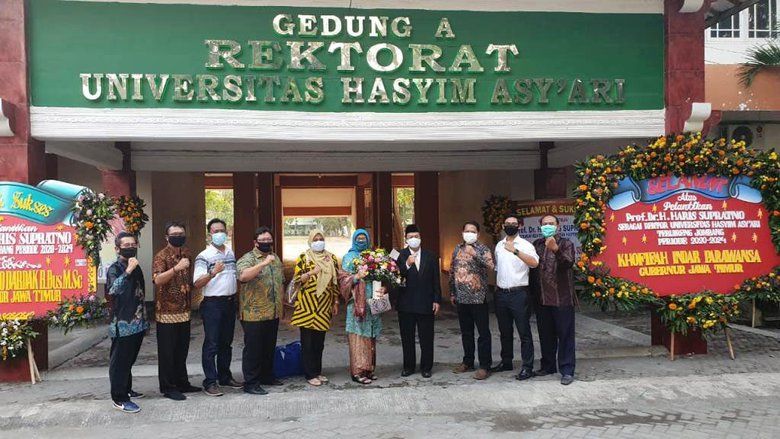 Gantikan Gus Sholah, Prof Haris Supratno Dilantik Jadi Rektor Unhasy
