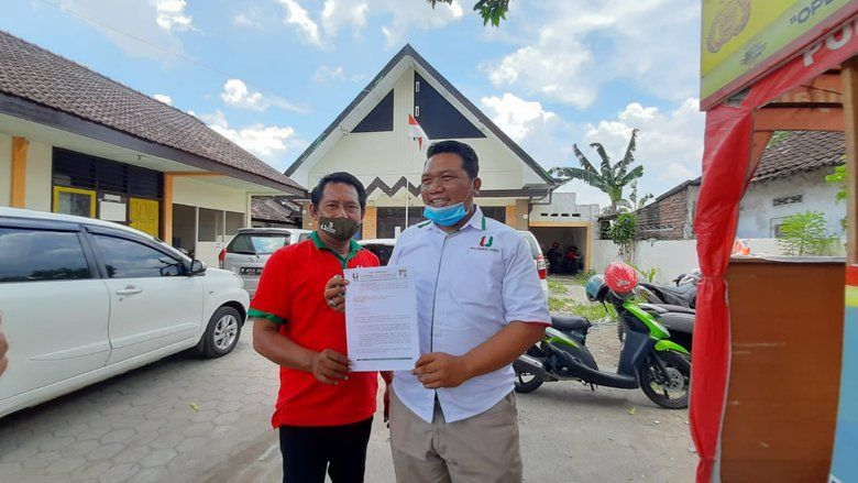 Timses Inkumben Bupati Mojokerto Protes Cara Penertiban Gambar Bupati oleh Panwas