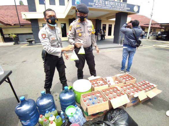 OLS, Polresta Mojokerto Amankan Ratusan Miras Oplosan