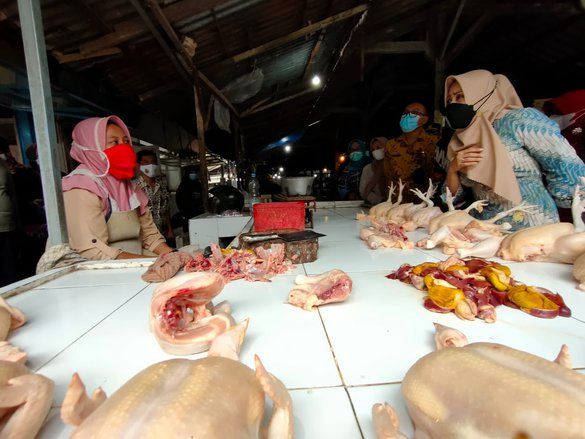 Harga Ayam Naik Menjelang Ramadan, Bupati Mojokerto Sidak Pasar