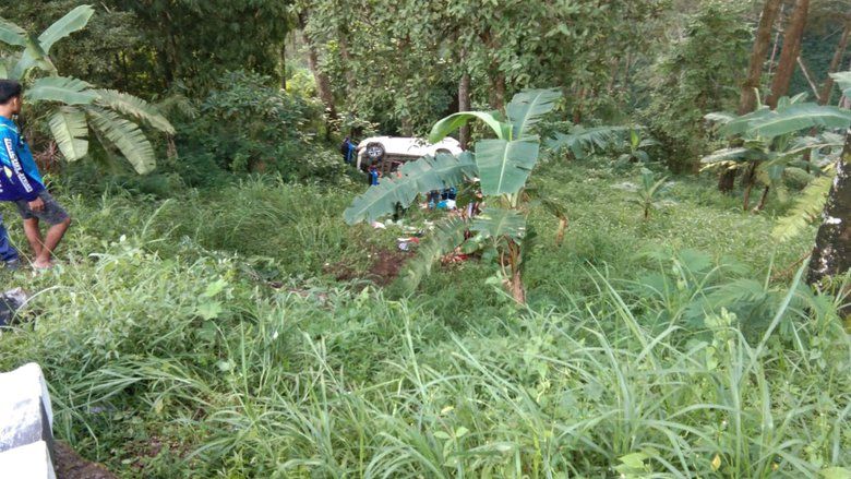 Bayi Penumpang Mobil Masuk Jurang di Sendi Pacet Meninggal Dunia