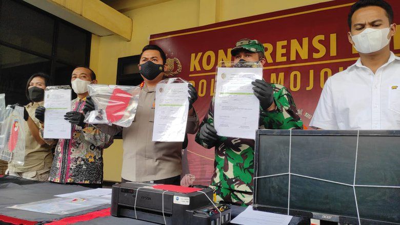 Honorer Puskesmas di Mojokerto Palsukan Surat Bebas Covid untuk Biaya Menikah
 