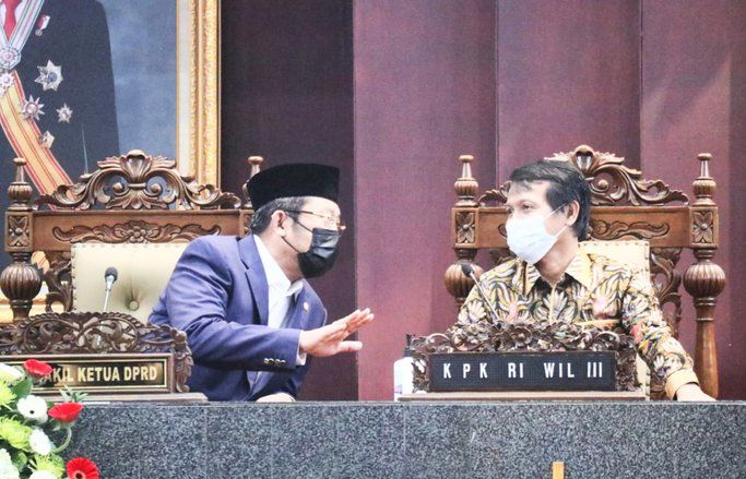 Sahat Sebut Kedatangan KPK Peringatan bagi DPRD Jatim