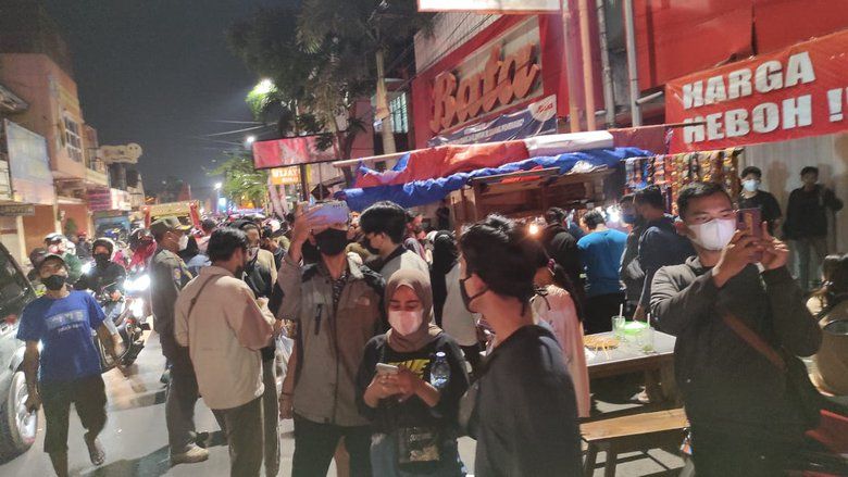 Pemkot Mojokerto Bubarkan Kerumunan di Lesehan Angkringan Jalan Majapahit  