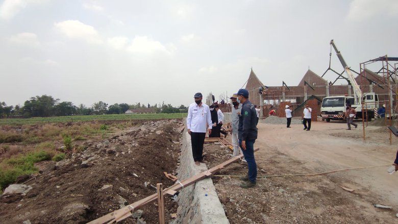 Dispendik Kabupaten Mojokerto Sidak Pembangunan Dua SMPN Baru