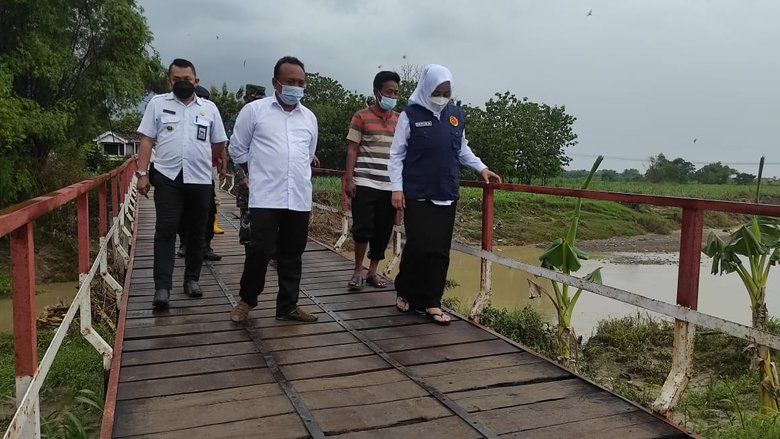 Pemkab Mojokerto Target Seminggu Perbaiki Jembatan Perbatasan Gresik