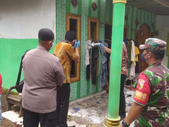 Diduga Terkait Pilkades, Rumah Warga Probolinggo Dilempar ‘Bom Bondet’