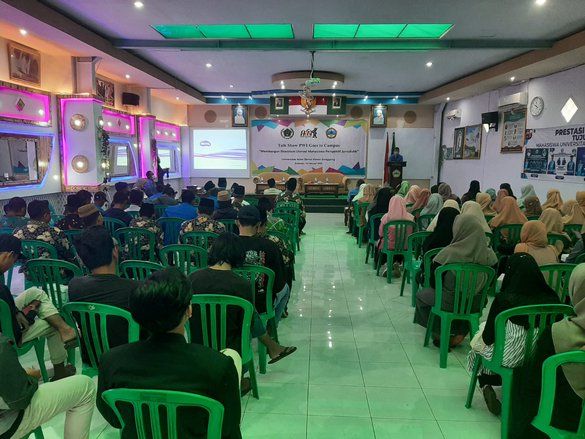 Tangkal Hoaks, PWI Probolinggo Raya Gelar <em>Talk</em> <em>Show</em> Literasi bagi Mahasiswa
