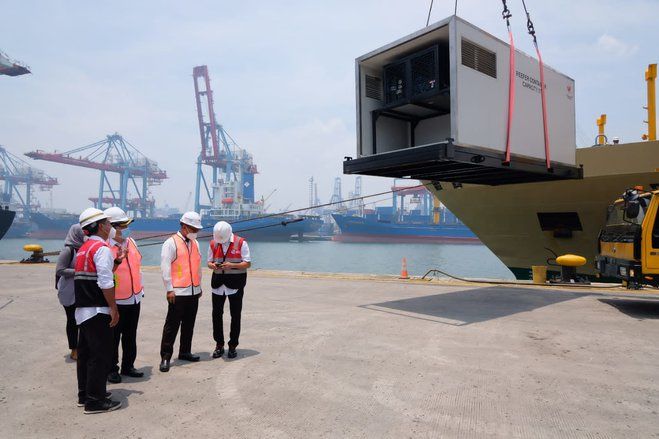 PT INKA dan PT PELNI Bekerjasama Membuat Kontainer Berpendingin Mini