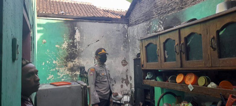 Ditinggal Salat Idulfitri, Rumah Warga Mojokerto Terbakar