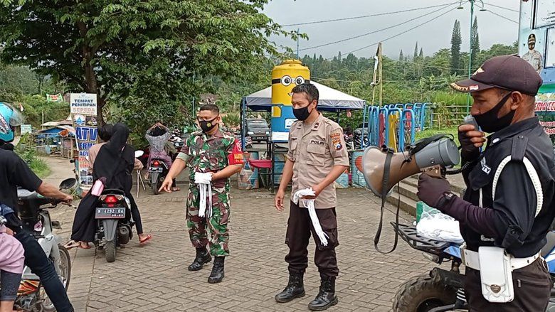Aparat Keamanan di Probolinggo Awasi Prokes di Tempat Wisata
