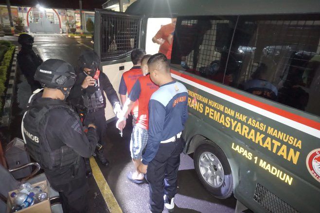 Sembilan Napi Kasus Narkoba di Lapas I Madiun Dilayar ke Nusakambangan