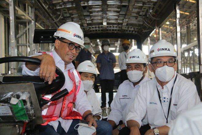 Menhub Dorong TKDN Bus Listrik Lebih Dari 50 Persen