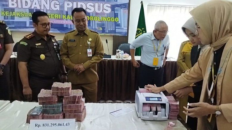 Kejari Kabupaten Probolinggo Kembalikan Dana Lebih Proyek Rambu Lalin Senilai Rp 800 Juta