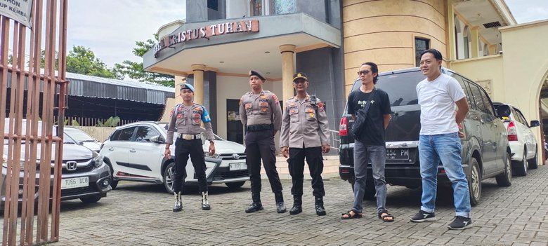 <strong>92 Personil Polres Probolinggo Kota Amankan Ibadah Peringatan Wafatnya Isa Al Masih</strong>