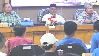 Penyaluran Carut Marut, DPRD Lamongan Sebut Perbup Tentang Penyaluran BLT DBHCHT Longgar