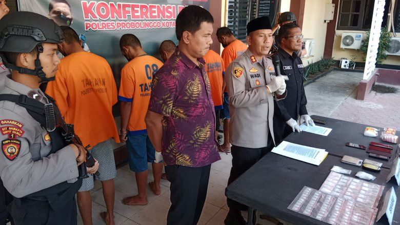 Ringkus 5 Pengedar, Polres Probolinggo Kota Amankan 156 Gram Sabu