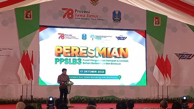 Emil Dardak Resmikan Pabrik Pengolahan Limbah B3 di Mojokerto

 