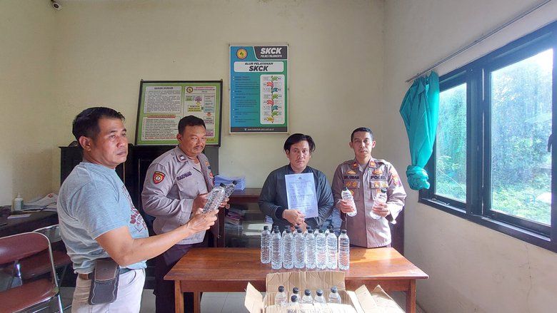 Polisi Tangkap Penjual Miras Online Pakai Sistem COD di Mojokerto