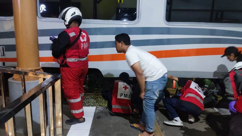 Pria Ini Terseret Kereta Api hingga Stasiun