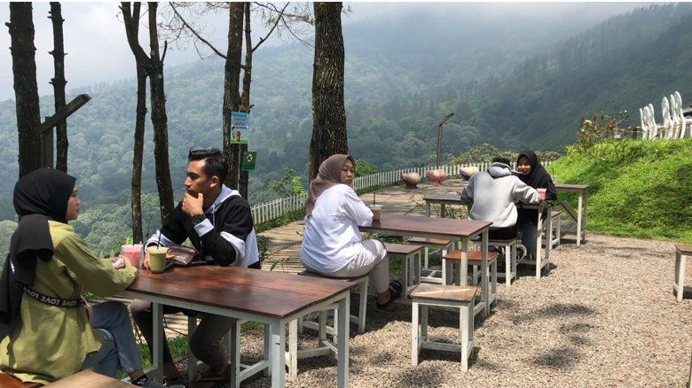 Sensasi <em>Café Aone</em> Trawas, Serasa di Atas Awan