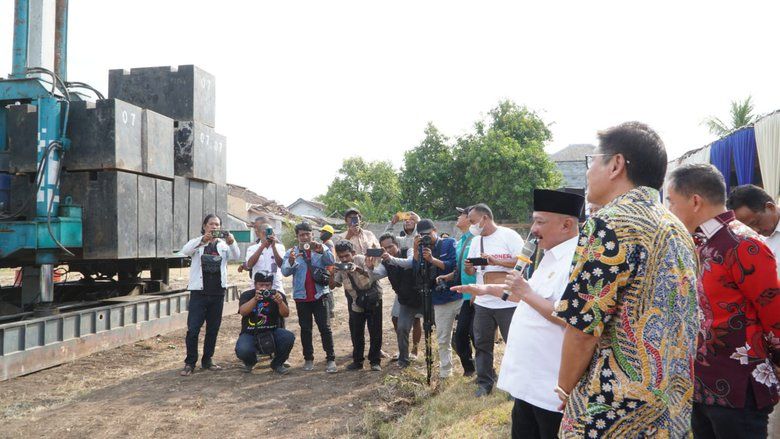 <em>Ground Breaking</em> Hotel Bintang Empat, Bung Karna: Bukti Situbondo Berkembang