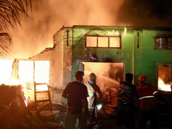 Gudang Penyimpanan Furniture Denzibang TNI AD Mojokerto Terbakar