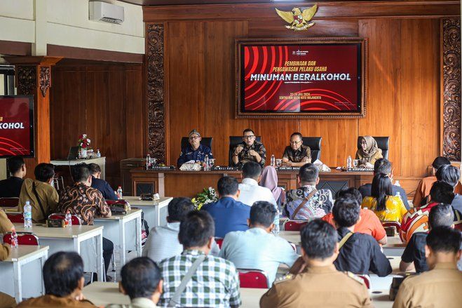 Pj Wali Kota Mojokerto Imbau Pedagang Minuman Beralkohol Taati Aturan
