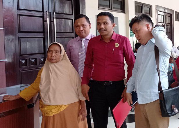 Nenek 70 Tahun di Jember Digugat Hak Waris Keluarganya, Ini Duduk Perkaranya