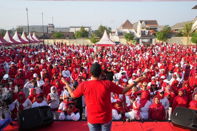 Ikuti Senam Merah Putih, Pj Wali Kota Mojokerto Kampanyekan Hidup Sehat dengan Olahraga