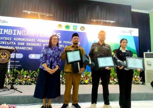 <strong>Kemenparekraf Lakukan Bimtek Branding Bagi Penggiat Wisata dan Ekonomi Kreatif Situbondo</strong>