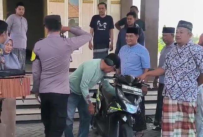 Curi Uang Kotak Amal Musala di Siang Bolong, Pria Ini Ditangkap Warga