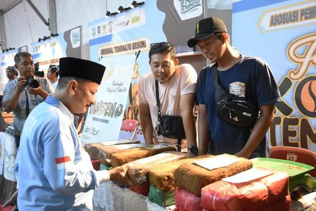 Buka Festival Kopi dan Tembakau, Bupati Situbondo Berharap Petani Kian Sejahtera