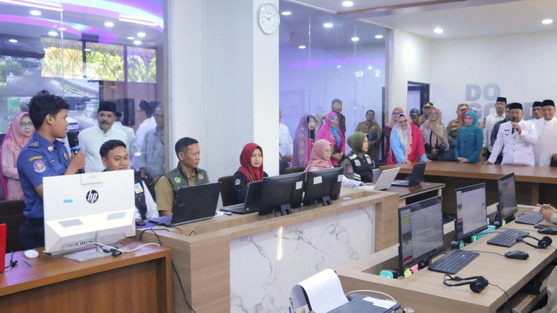 Pantau Pelayanan Publik Realtime, Bupati Gresik Resmikan Command Center