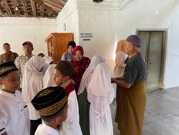Berziarah ke Makam Kiai Ageng Besari di Ponorogo, Risma Kenang Masa Kecil 