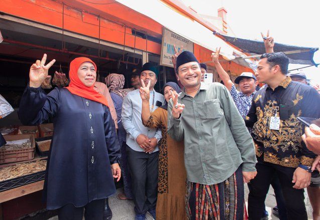 Beda Partai Pengusung, Khofifah Tak Sengaja Bertemu Gus Makki di Banyuwangi