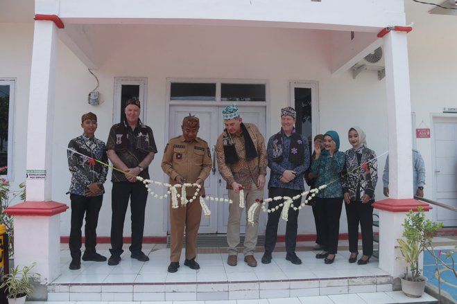 Konjen Australia Tinjau Implementasi Perdes Inklusi di Desa Alassapi Probolinggo