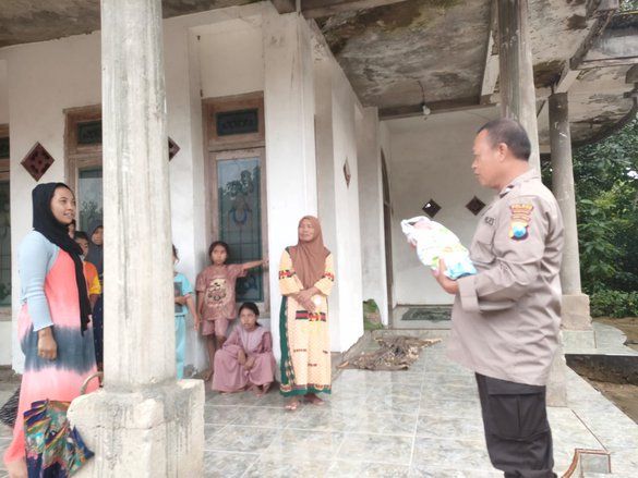Warga Sampang Temukan Bayi Perempuan yang Diduga Dibuang di Sawah