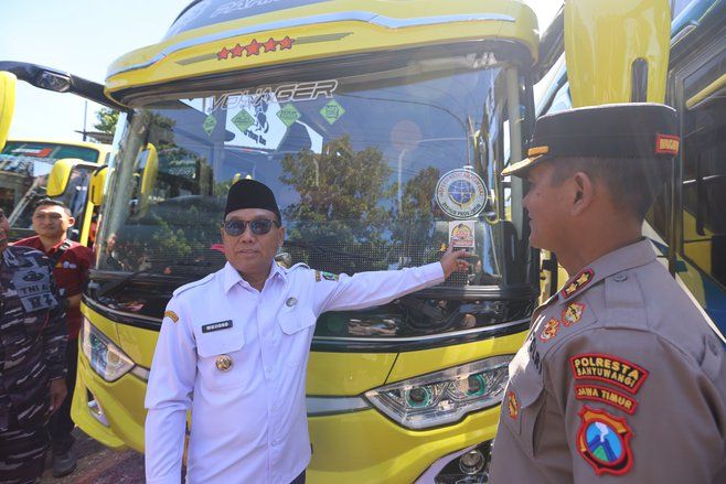 Jelang Mudik Lebaran, Bus AKDP dan AKAP di Banyuwangi Jalani Ramp Check&nbsp;